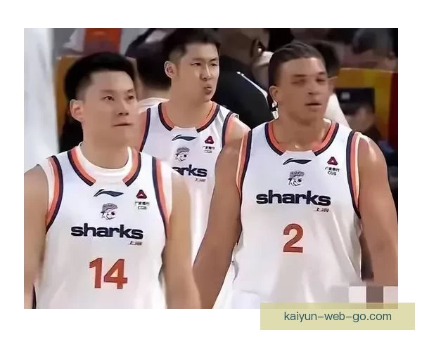 李弘权带领上海豪取十五连胜史密斯绝杀深圳连胜九场